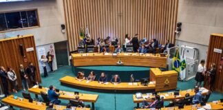 Distritais aprovam datas comemorativas e outras homenagens