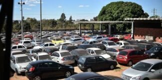 Detran não poderá cobrar diária de veículos buscados no mesmo dia no depósito