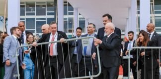 Lula pronto para puxar o gatilho do fim do mundo