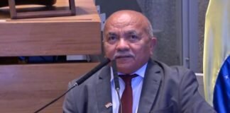 Ibaneis Rocha sinaliza à CLDF acordo para encerramento da greve dos professores