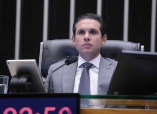 Governo recua após ataque de Hugo Motta
