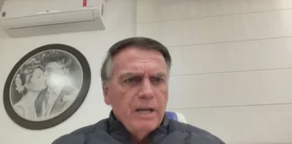 “Me devolve o passaporte que eu converso com o Trump” — diz Bolsonaro sobre tarifas