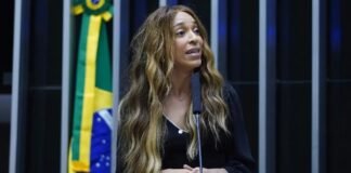 Justiça cobra explicações de Erika Hilton