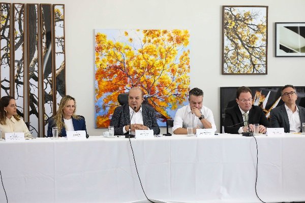 Governador define prioridades para o segundo semestre em reunião com secretários e presidentes de empresas