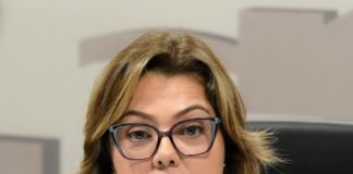 Senadora Leila do Vôlei leva serviços do INSS e Defensoria Pública a catadores