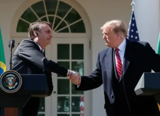 Após apoio de Trump, Bolsonaro cobra “urgência” para restaurar normalidade institucional
