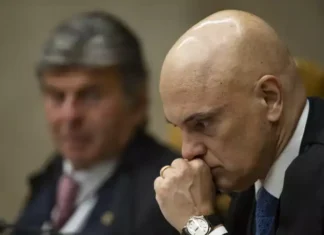 Fux diverge de Moraes e vota contra tornozeleira eletrônica para Bolsonaro