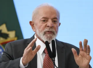 “Aqui ninguém põe a mão”, diz Lula sobre minerais críticos