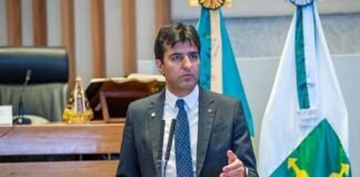 Gabriel Magno denuncia déficit de psicólogos em escolas no DF