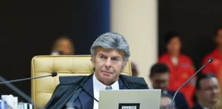 Fux descarta pedido de vista, mas deve divergir de Moraes no julgamento de Bolsonaro