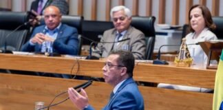 Presidente do TRT da 10ª Região recebe o título de Cidadão Honorário de Brasília
