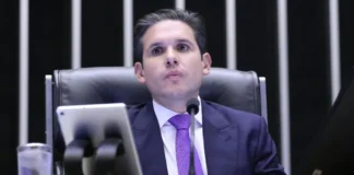 PL quer reunião de Hugo Motta com Bolsonaro