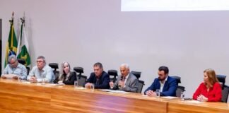 Câmara Legislativa presta homenagem a seus servidores aposentados