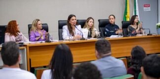 Falando Delas Com Eles: roda de conversa busca conscientizar jovens sobre violência contra a mulher