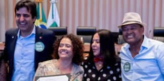 Escola Meninos e Meninas do Parque recebe homenagem por 30 anos de atividade