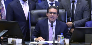 Oposição encerra ocupação após acordo com presidente da Câmara