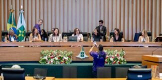CLDF celebra meio século do curso de enfermagem da UnB
