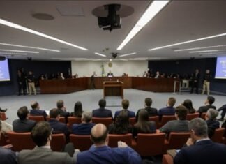 Pesquisa: julgamento de Bolsonaro é criticado por 64%