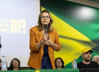 Leila do Vôlei celebra sanção do fim da Taxa das Blusinhas