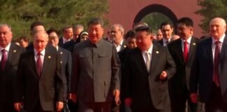 Celso Amorim participa de desfile militar na China