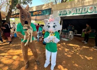 Gama recebe feira Audote um Amigo e garante novos lares para cães e gatos