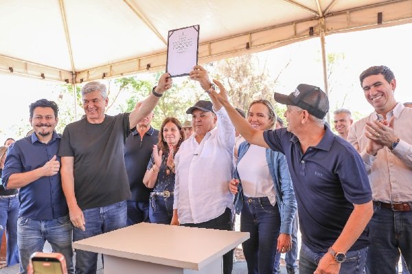 GOVBERNADOR IANGURA RDE HIFRICA