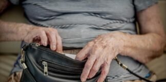 Cartórios poderão ser obrigados a informar casos de violência financeira contra idosos