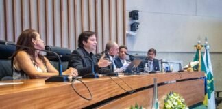 Síndicos recebem homenagem no Plenário da Câmara