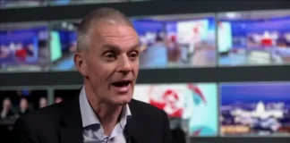 Líderes da BBC renunciam após escândalo sobre edição de discurso de Trump