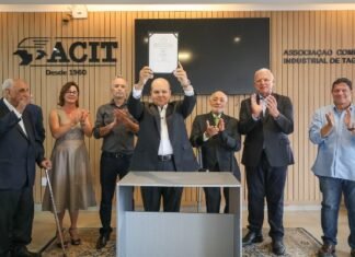 Associação Comercial e Industrial de Taguatinga recebe concessão de uso e regulariza área ocupada há 48 anos