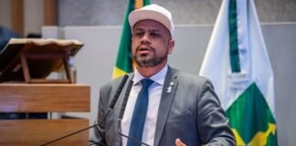 Max Maciel reclama de veto a projeto que garante iluminação em paradas de ônibus e passarelas
