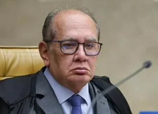 Gilmar Mendes manda fechar o Congresso Nacional