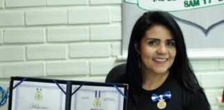 CLDF concede cidadania honorária à agente de polícia Deise Luci de Andrade