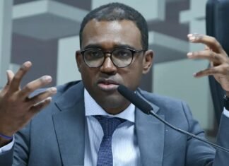 Banqueiros se complicam depois de depoimento de diretor do BC