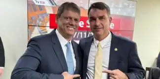 Flávio diz que Tarcísio apoiou decisão de Bolsonaro sobre candidatura ao Planalto
