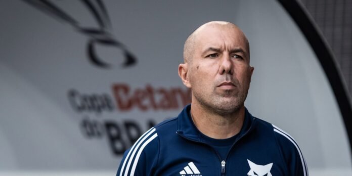 leo_jardim_tecnico_portugues_cruzeiro.jpg