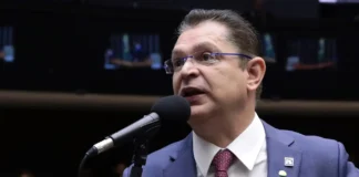 Líder do PL chama Moraes de “ditador psicopata”