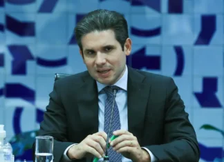 Hugo Motta convoca reunião de emergência após operação da PF