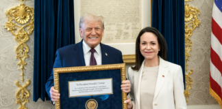 María Corina Machado entrega medalha do Nobel da Paz a Trump