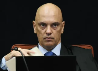 Senado recebe pedido de impeachment contra Alexandre de Moraes por caso Banco Master