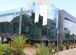 CFM informa ao STF recebimento de 40 denúncias sobre atendimento médico de Bolsonaro