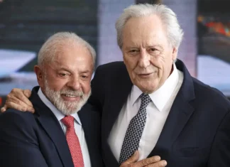 Lula improvisa interinidade na Justiça após saída de Lewandowski