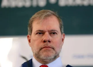 PF apresenta pedido de suspeição contra Toffoli após acessar celular de Vorcaro
