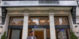 Oposição reúne assinaturas para CPI do Banco Master