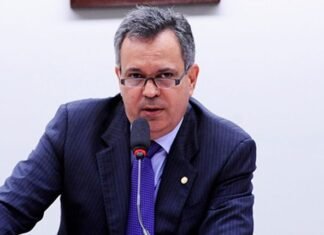Deputado Félix Mendonça Jr. é alvo de operação da PF por desvio de emendas