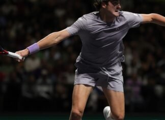 Dores lombares tiram João Fonseca de mais um torneio na Austrália