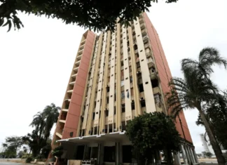 165 kg de explosivos vão implodir Torre Palace Hotel em Brasília