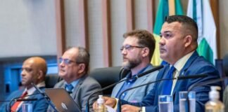 Sessão solene celebra o desenvolvimento da máscara Vesta pela UnB