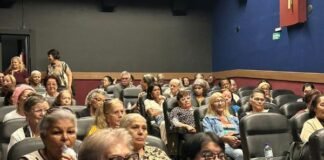 Projeto Cinema para Todos leva 900 idosos do DF às salas de cinema