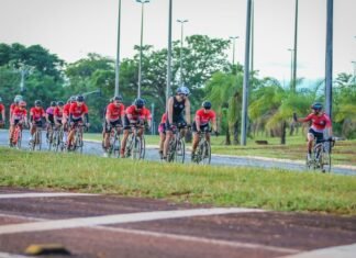 Motoboy agride ciclista durante treino no Parque da Cidade